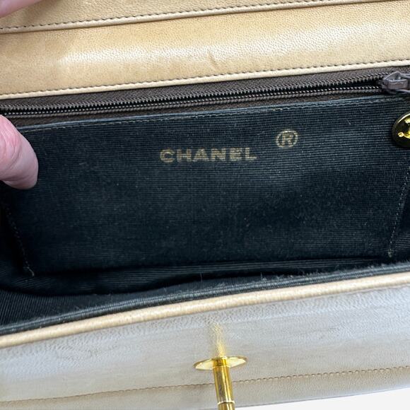 Authentic Vintage Beige Lambskin Chanel Halfmoon w 24k gold plated hardware - Picture 12 of 16